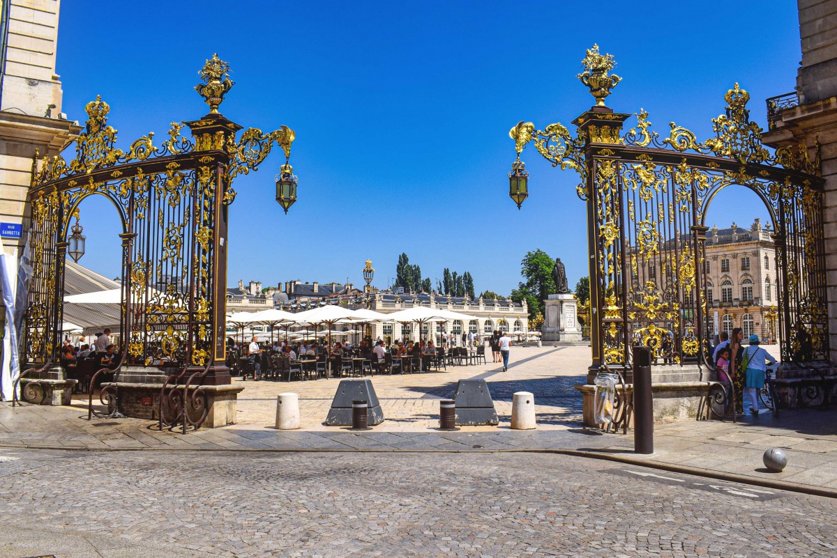 Les portes d'or de la place Stanislas à Nancy © French Moments
