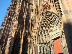 La façade de la cathédrale de Strasbourg © French Moments