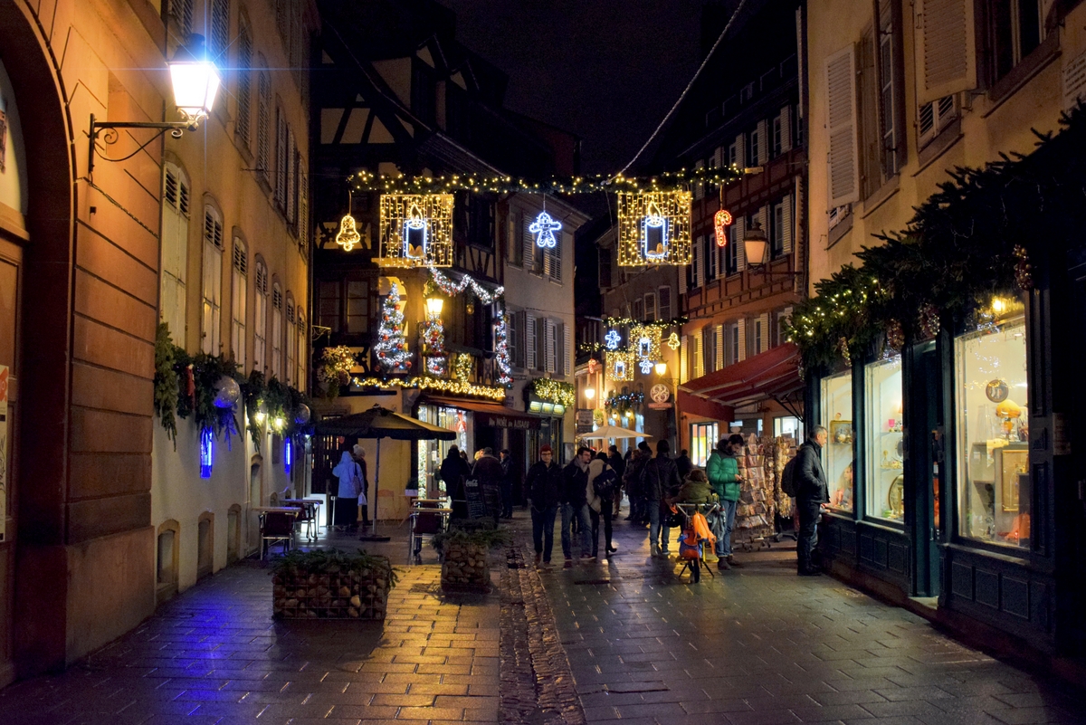 Noël à Strasbourg : la rue des Dentelles © French Moments