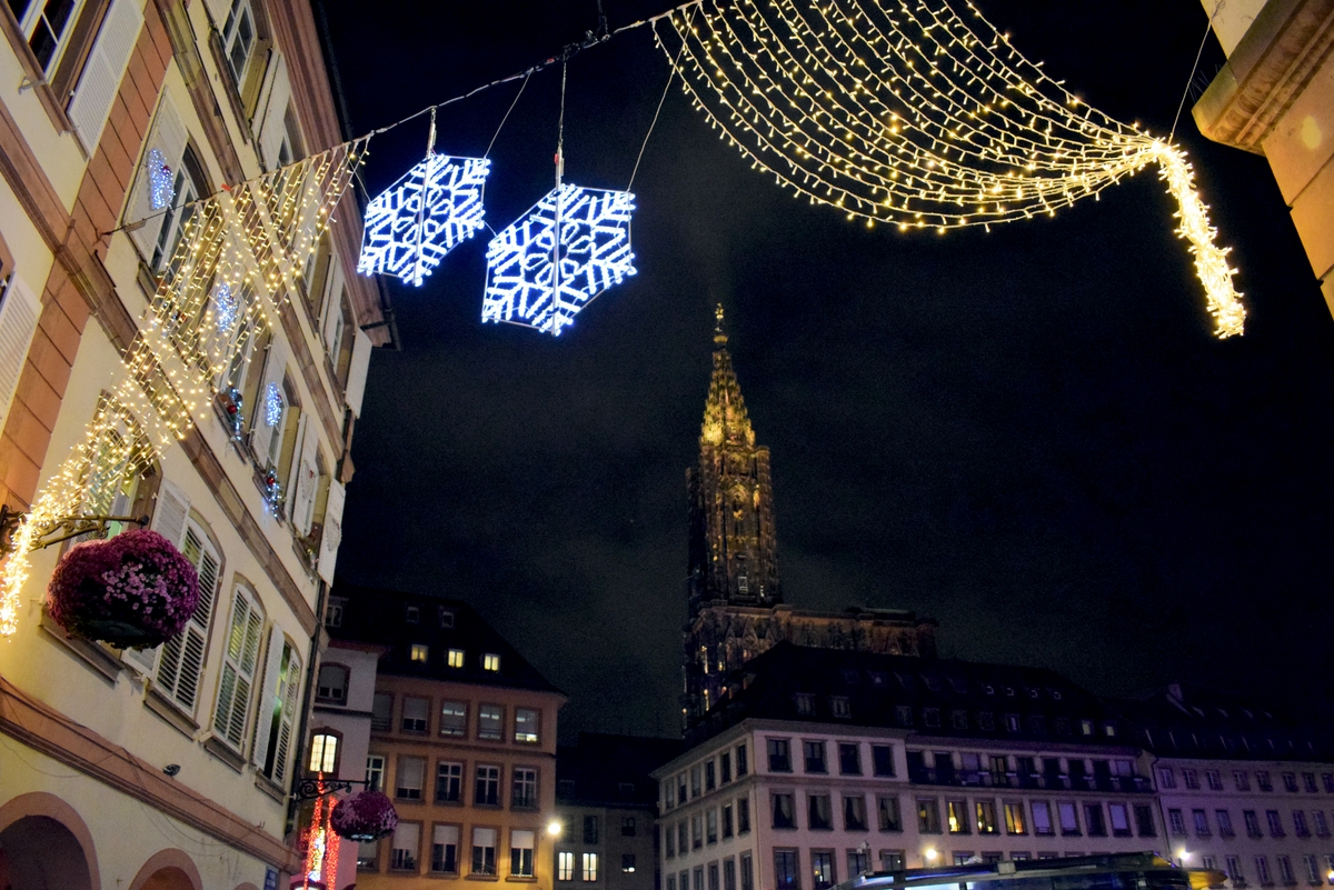 La place Gutenberg illuminée pour Noël © French Moments