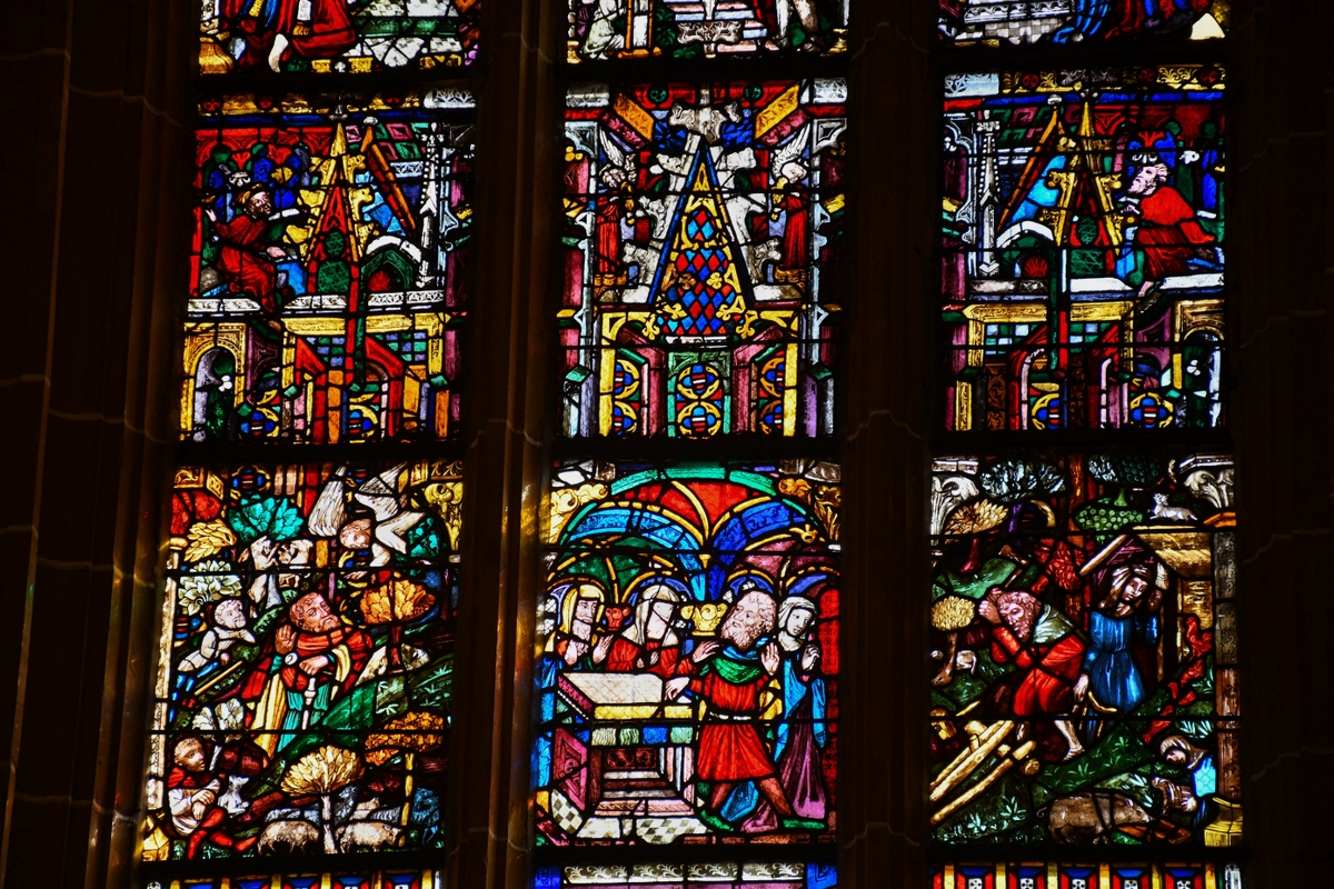Les vitraux de la Collégiale St Thiébaut à Thann © French Moments