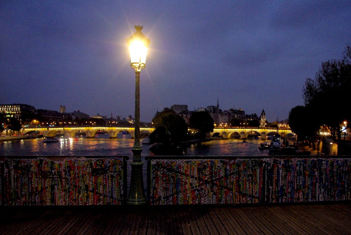 Pont Des Arts Paris By Night C French Moments Mon Grand Est