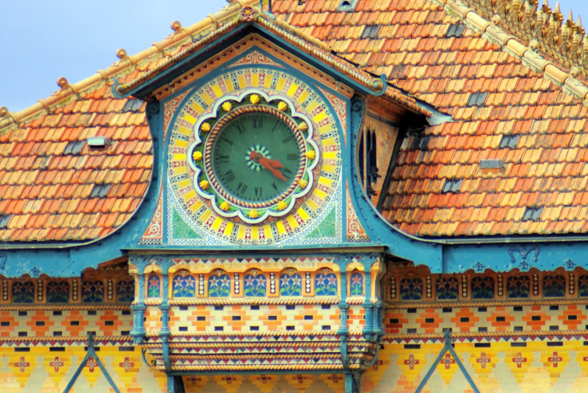 Détail des motifs décoratifs du moulin Saulnier © French Moments