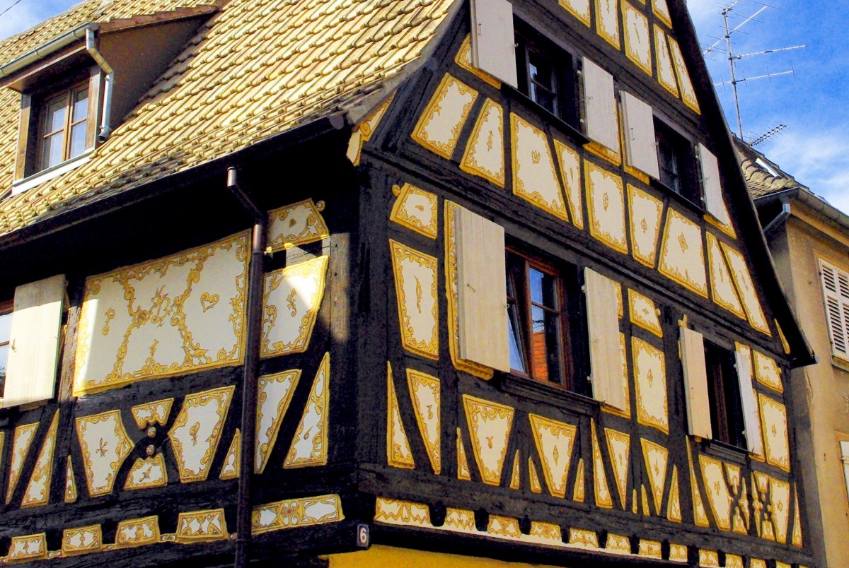Torchis peint d'une maison de Dambach-la-Ville © French Moments