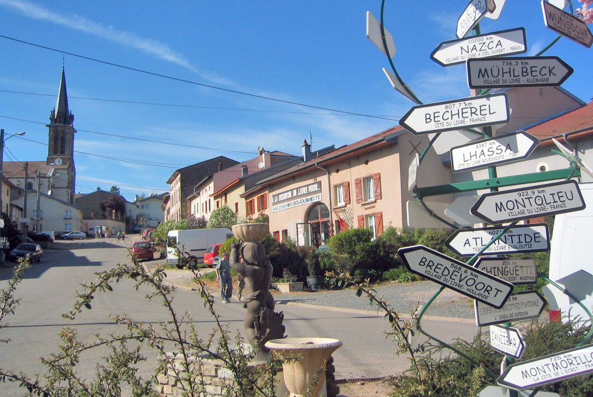 Fontenoy-la-Joûte, Village du Livre, par Ji-elle - Domaine Public