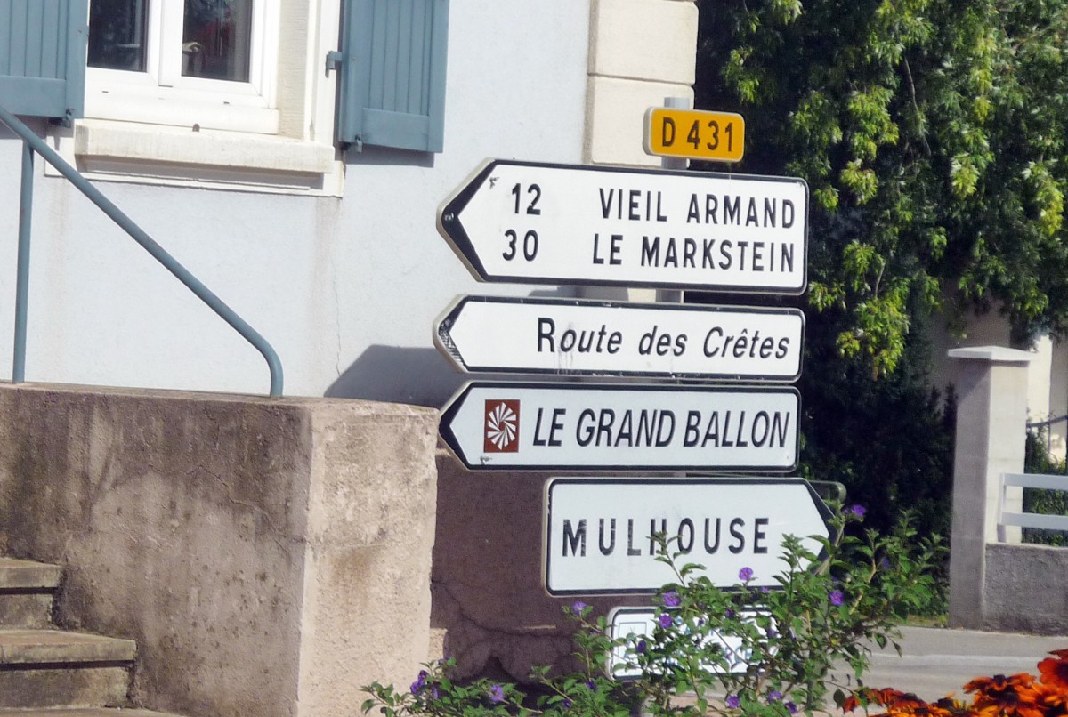 Route des Crêtes Road Signs 02 © French Moments Route des Crêtes © French Moments