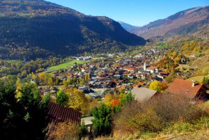 Vue générale d'Aime depuis la route de la Côte d'Aime © French Moments