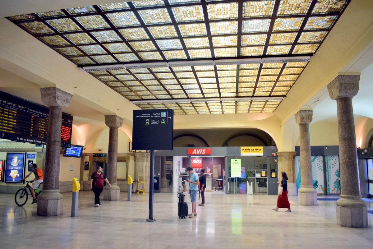 Hall des Arrivées, gare de Metz © French Moments