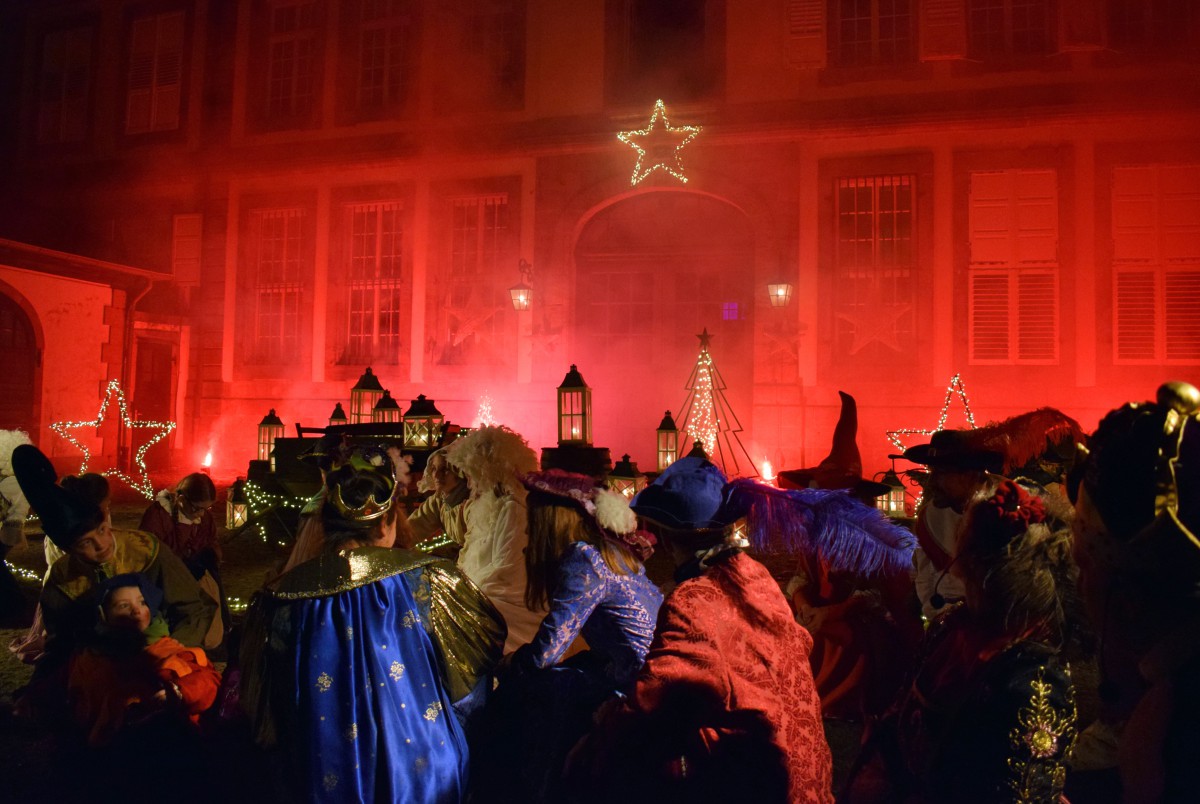 Le spectacle déambulatoire de Noël à Wissembourg © French Moments