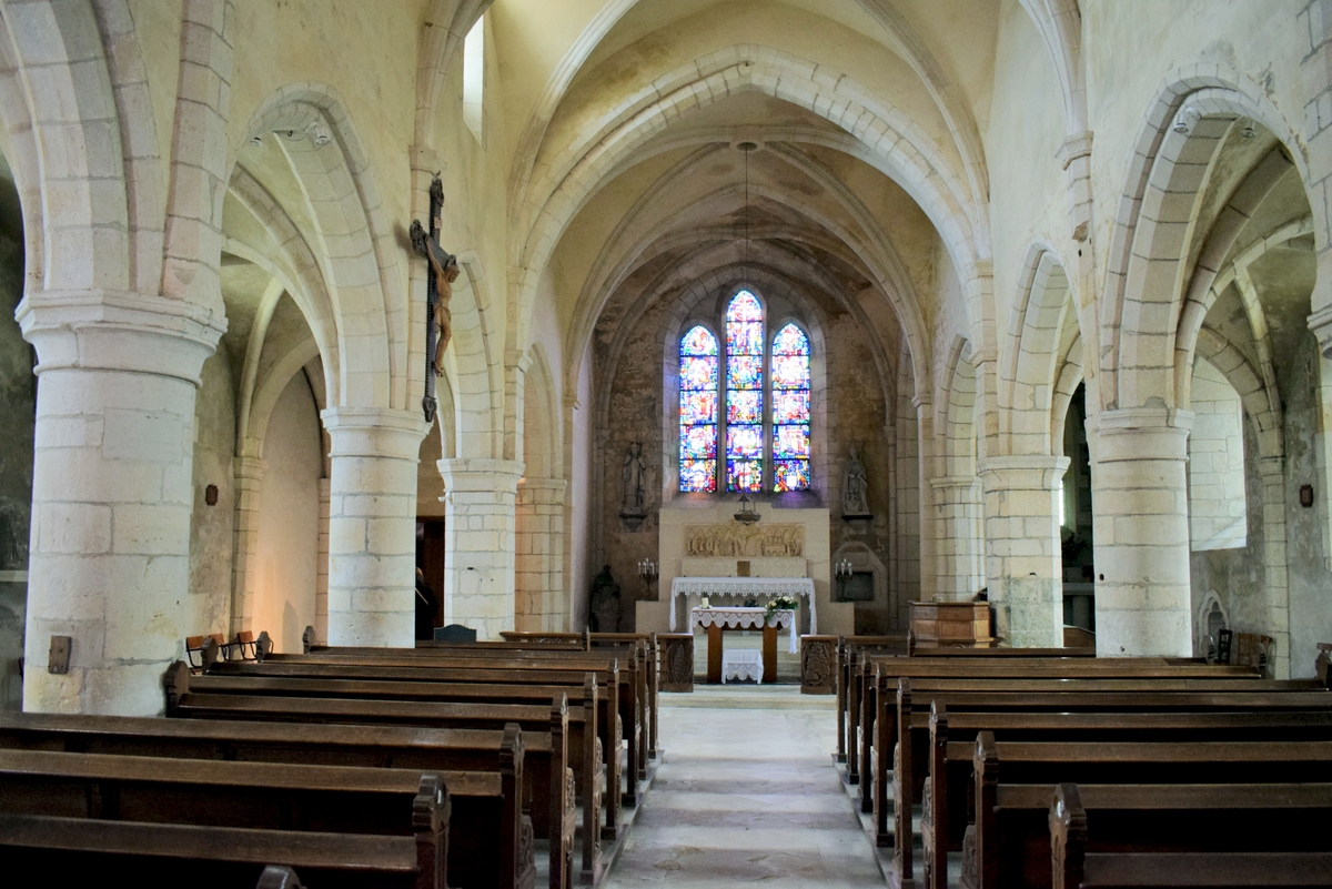 La nef de l'église St Maur à Hattonchâtel © French Moments