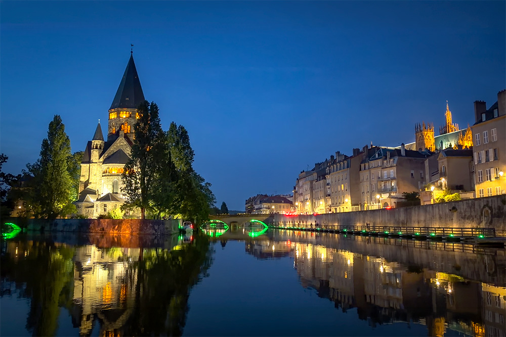 Metz Cruise 2026 05 copyright French Moments Metz by night © French Moments