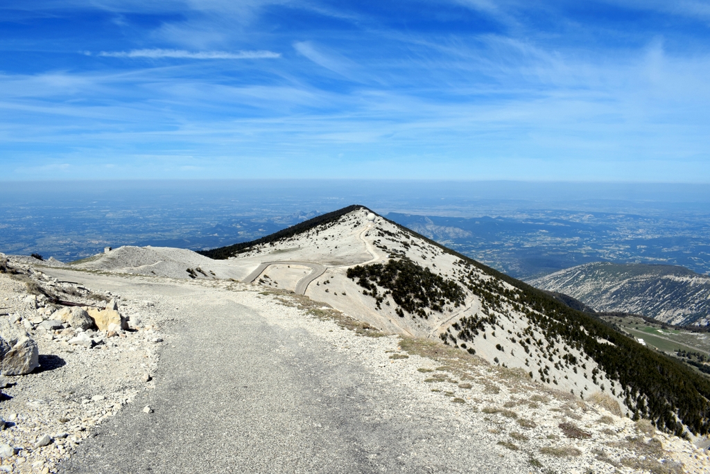 Au sommet du Mont Ventoux © French Moments