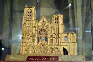 Maquette de la cathédrale Saint-Etienne de Bourges © French Moments