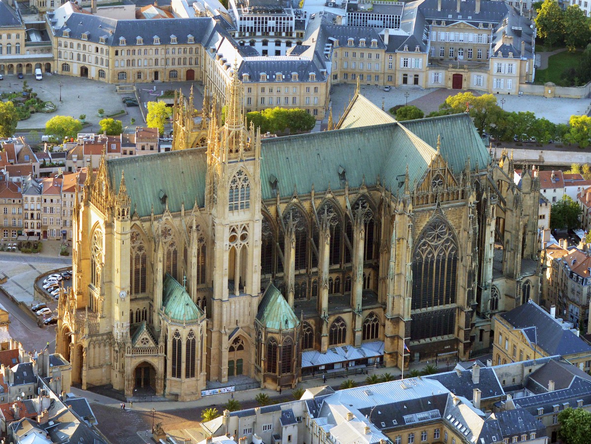 La cathédrale de Metz vue du ciel © Philippe Gisselbrecht : Ville de Metz - licence [CC BY-SA 4.0] from Wikimedia Commons