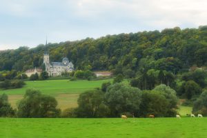 Basilique du Bois-Chenu © French Moments