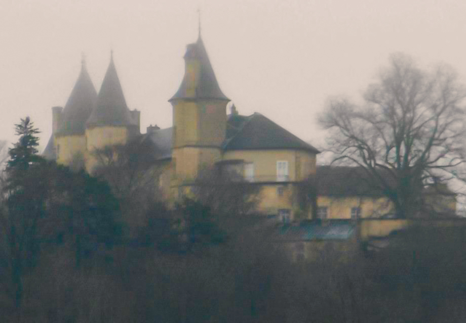 Vue mystique du Château de Bourlémont © Cjulien21 - licence [CC BY-SA 3.0] from Wikimedia Commons