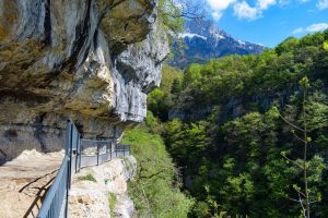 Autour du lac d'Annecy - Cascade d'Angon © French Moments