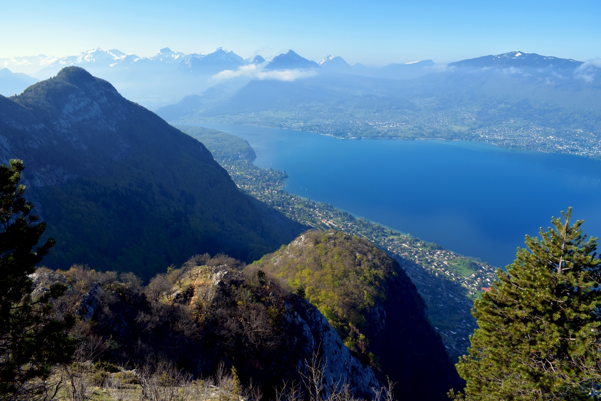 Autour du lac d'Annecy - vue du mont Baron © French Moments