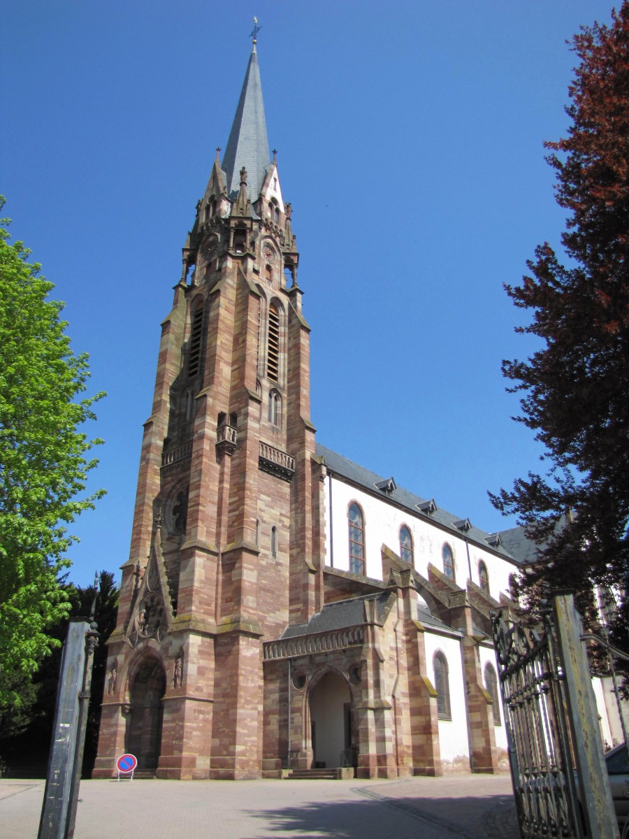 L'église Saint Maurice à Mutzig © Ralph Hammann - licence [CC BY-SA 4.0] from Wikimedia Commons