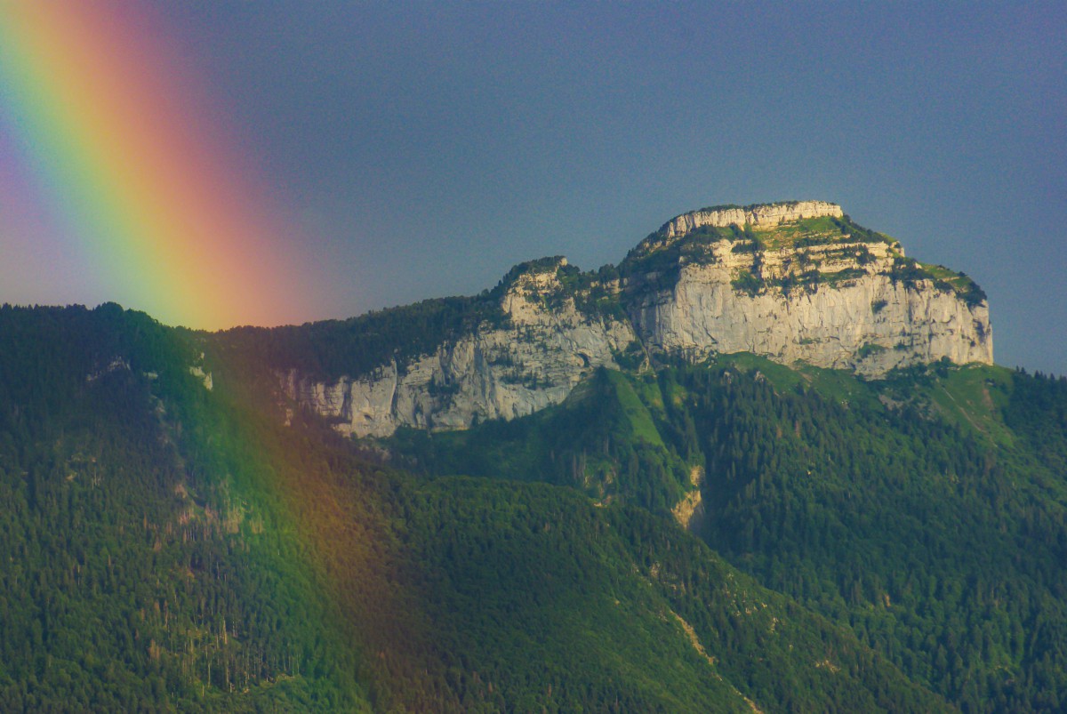 La Tête du Parmelan vue depuis chez nous après un orage de soirée © French Moments