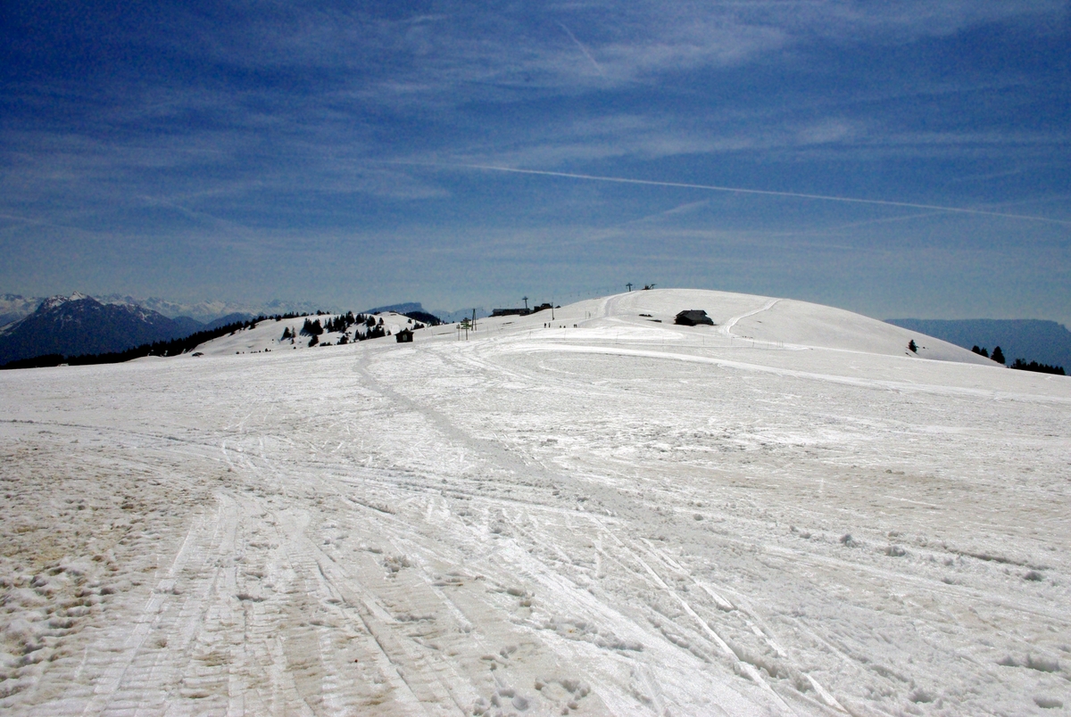 Le stade de neige au sommet du Semnoz © French Moments