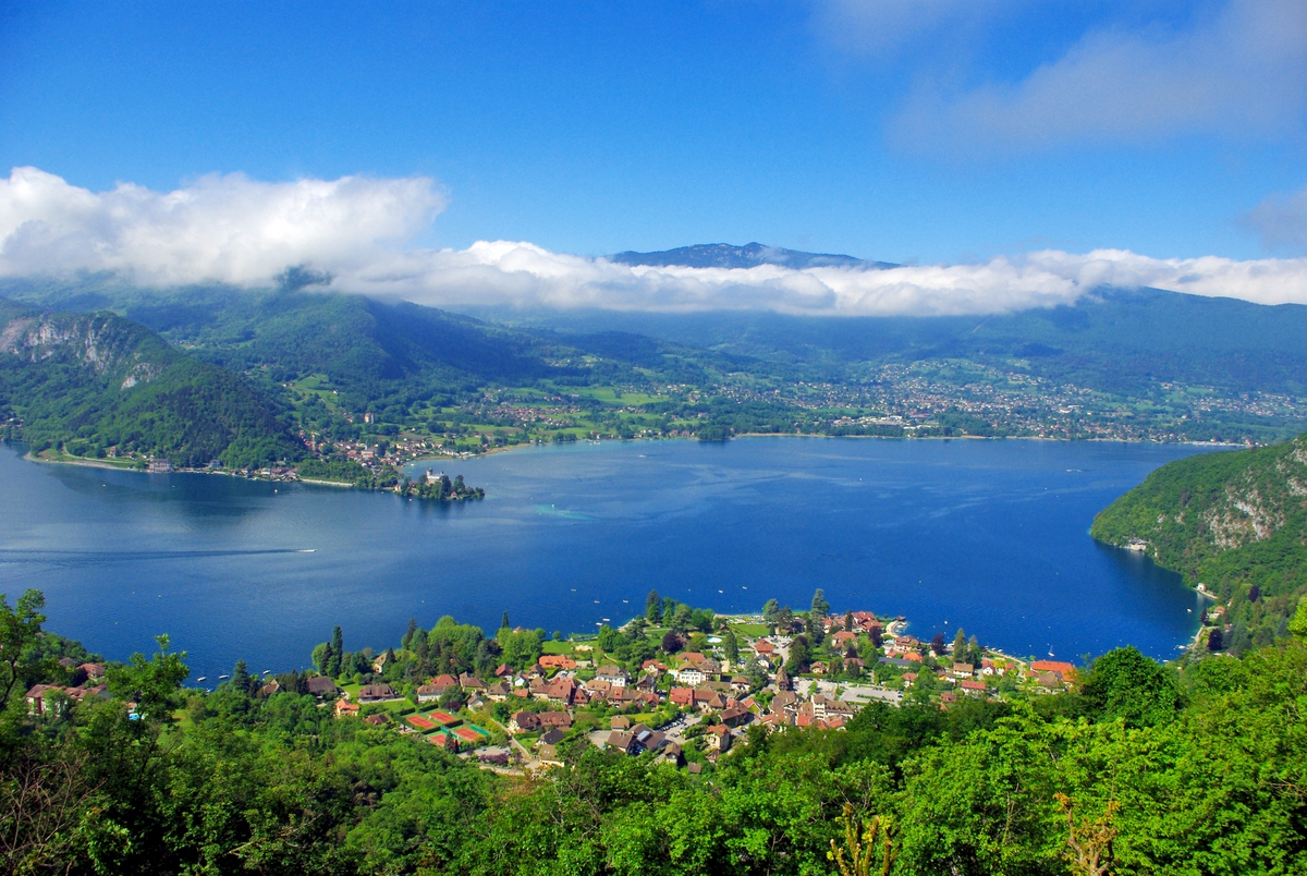 Autour du lac d'Annecy - la Baie de Talloires © French Moments