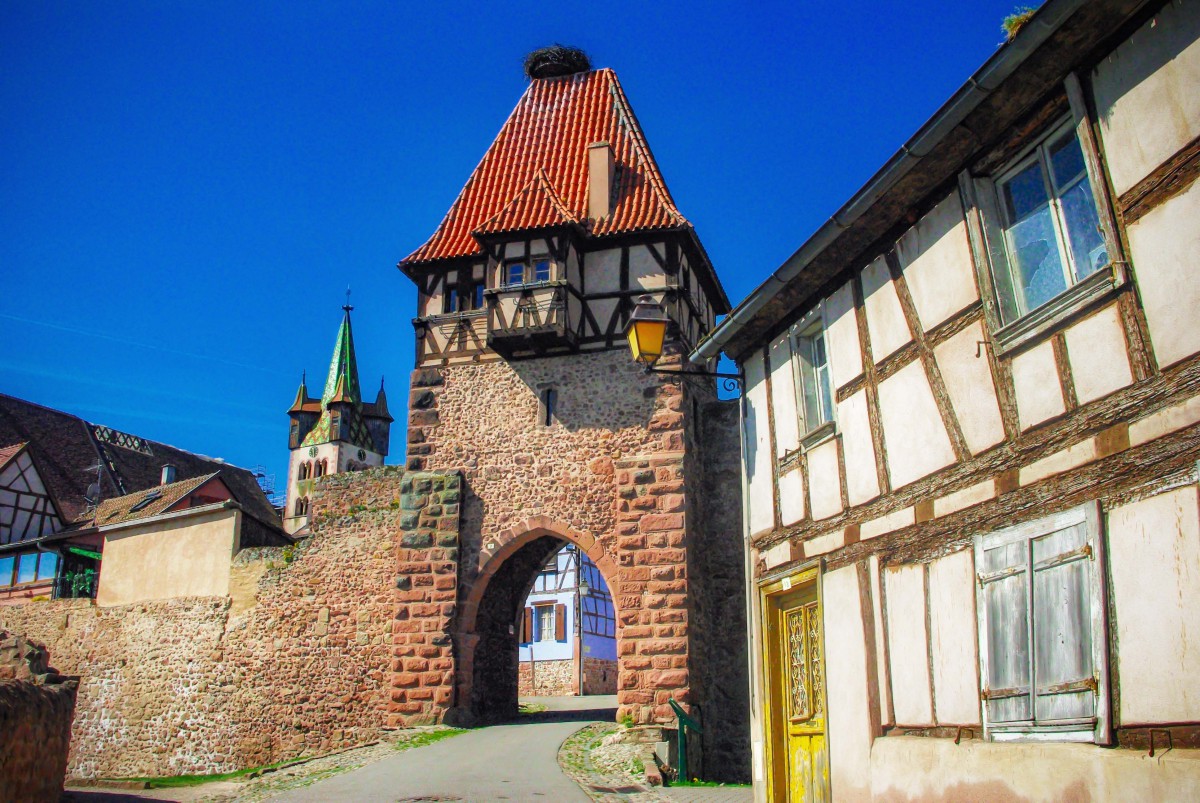 Chatenois Alsace 01 LR © French Moments Autour de Strasbourg - la porte des Sorcières à Châtenois © French Moments