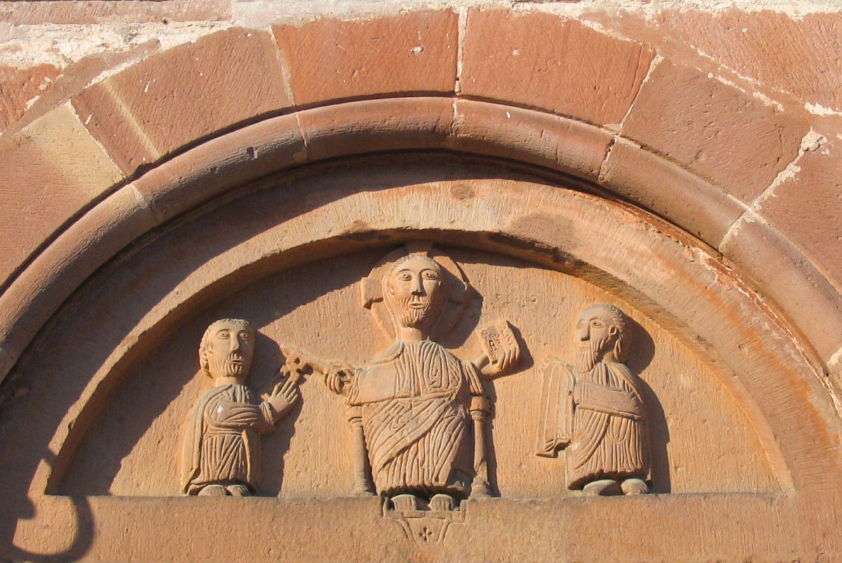 Le bas-relief du 12e s., église de Marlenheim © Denis Helfer - licence [CC BY 2.5] from Wikimedia Commons