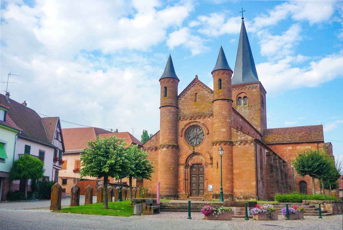 Autour de Strasbourg - L'église Saint-Adelphe à Neuwiller-lès-Saverne © French Moments