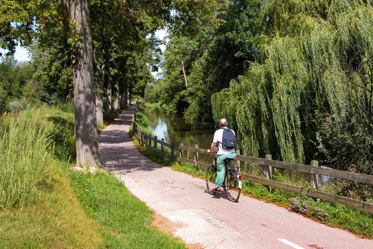 Les plus belles pistes cyclables d'Alsace - Canal de la Bruche [OT Region Molsheim-Mutzig, Public Domain]