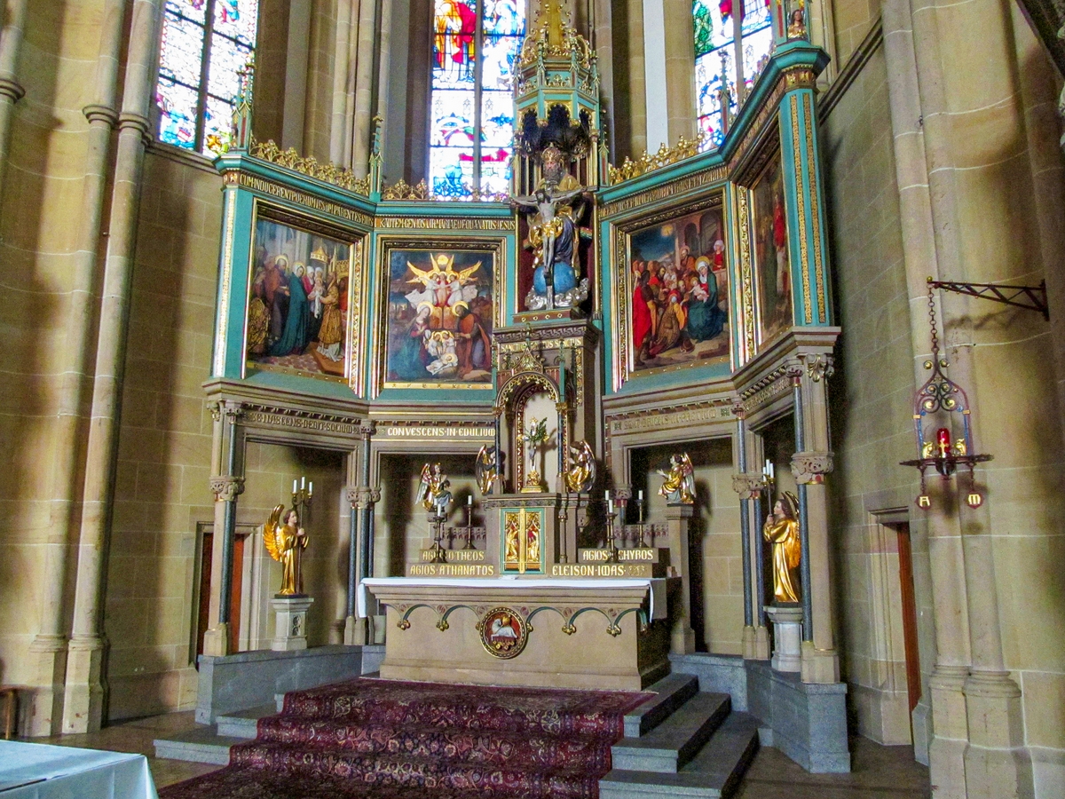 L'intérieur de la Josephskirche © atreyu - licence [CC BY-SA 3.0] from Wikimedia Commons