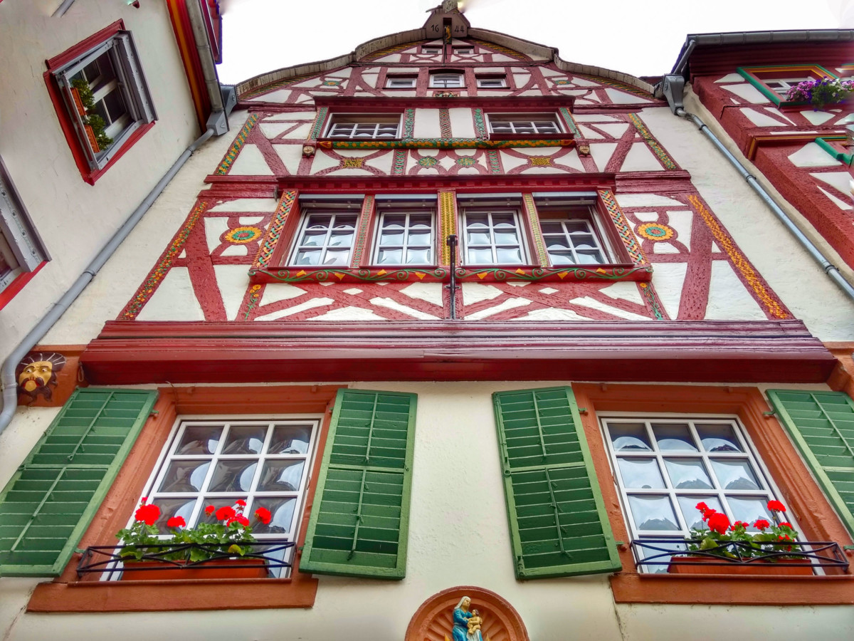 Maison à colombages à Bernkastel © LoKiLeCe - licence [CC BY-SA 4.0] from Wikimedia Commons