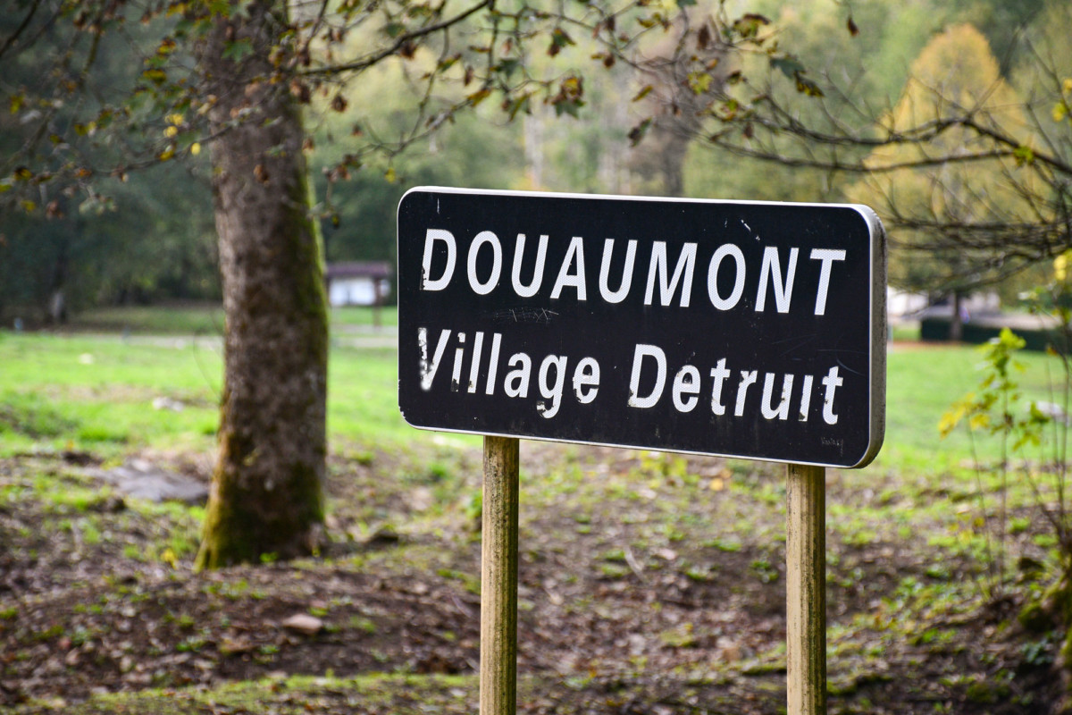 Douaumont, village détruit © French Moments