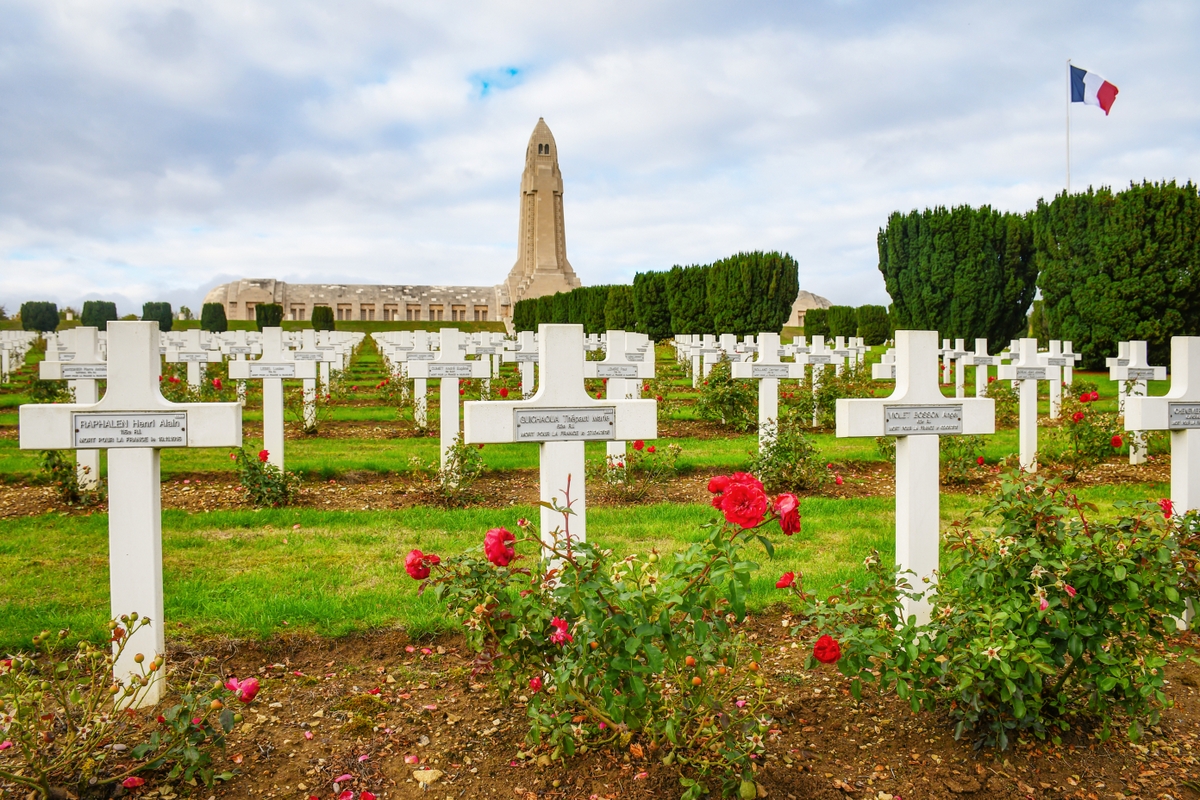Douaumont National Cemetery LR © French Moments L'Ossuaire de Douaumont et la nécropole nationale © French Moments