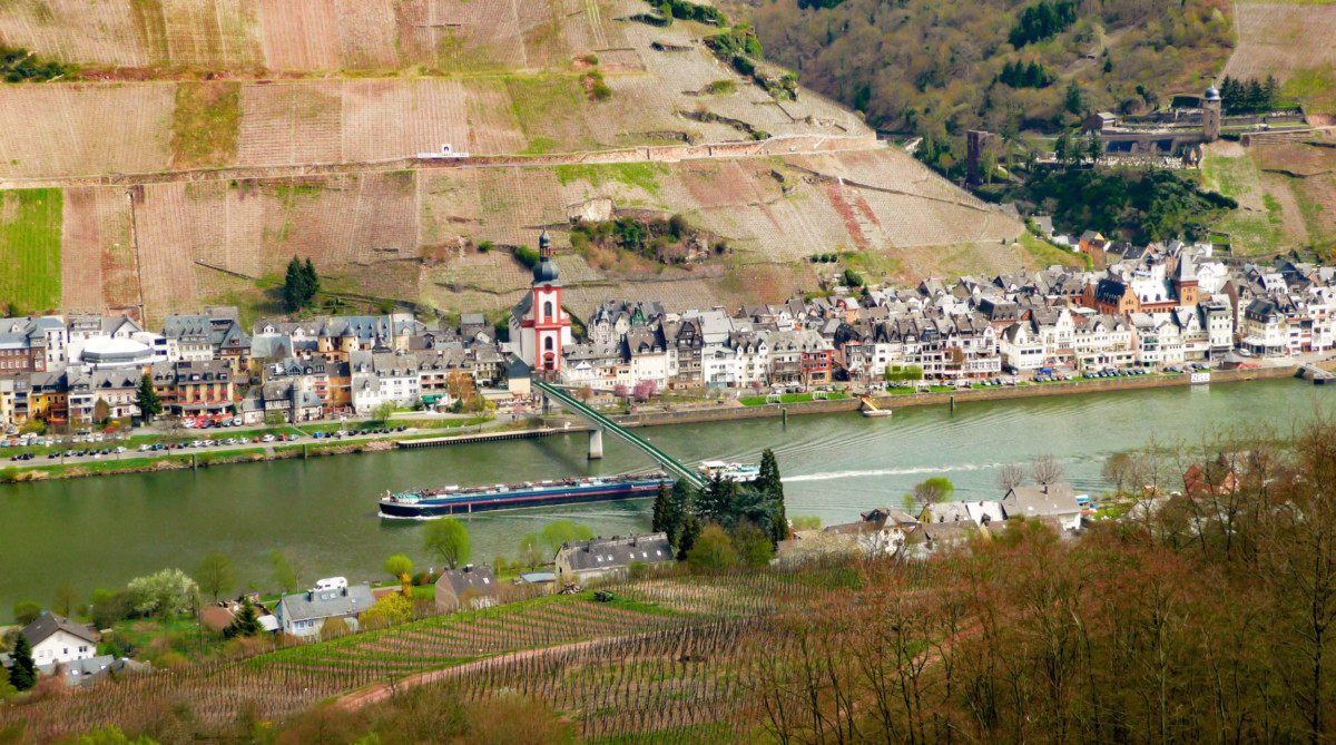 La Moselle à Zell par Ramessos [Domaine Public]
