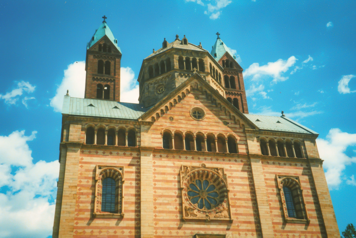 La façade occidentale de la cathédrale de Spire © French Moments