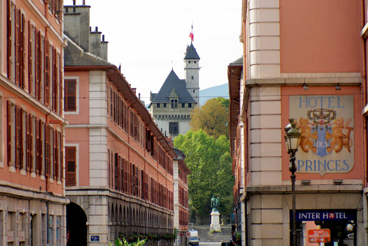 Château des ducs de Savoie à Chambéry © French Moments