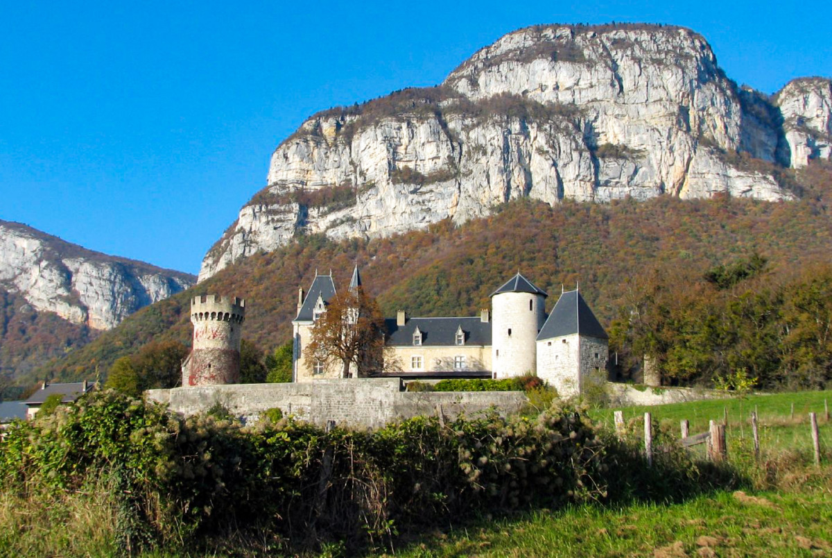 Châteaux de Savoie : la Bathie © Pascal Blachier - licence [CC BY 2.0] from Wikimedia Commons
