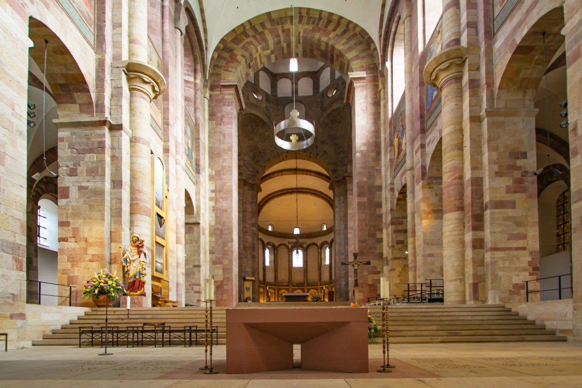 Le chœur de la cathédrale de Spire © Gerd Eichmann - licence [CC BY-SA 4.0] from Wikimedia Commons