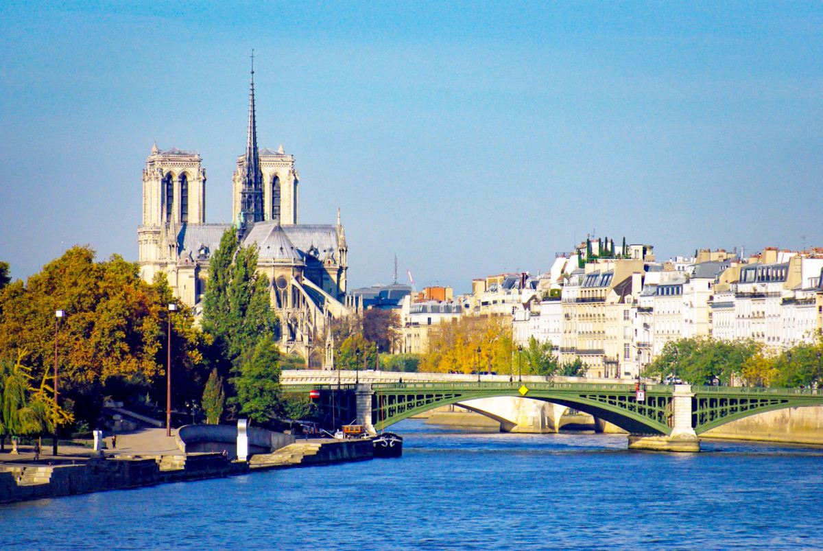 Le chevet de Notre-Dame de Paris © French Moments