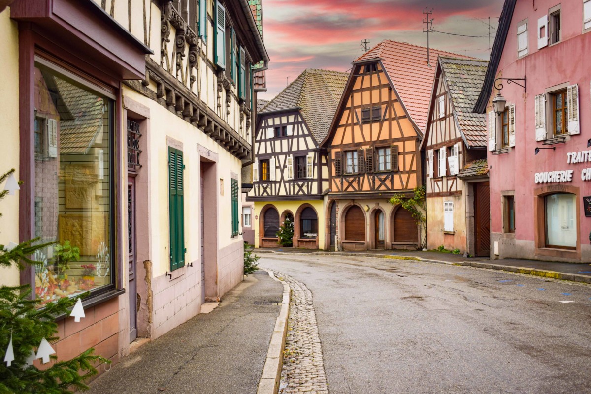 Village d'Alsace - Andlau, Rue du Général de Gaulle © French Moments