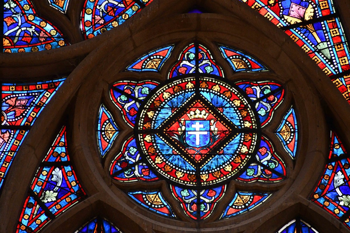 Détail du vitrail du transept sud © French Moments