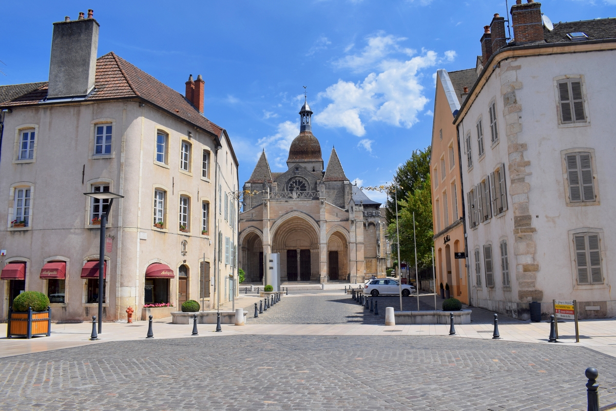 La collégiale Notre-Dame de Beaune © French Moments
