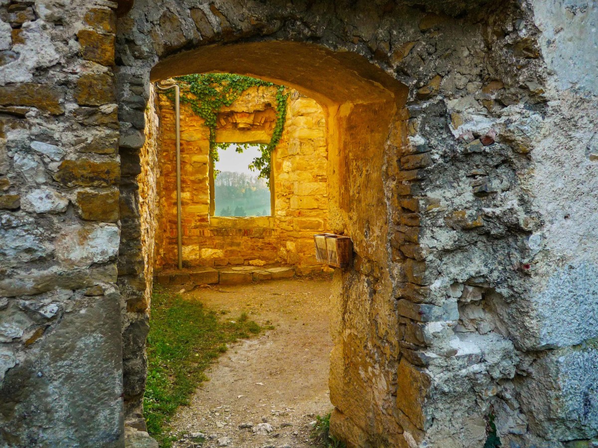 Exploration dans les ruines du Landskron © French Moments