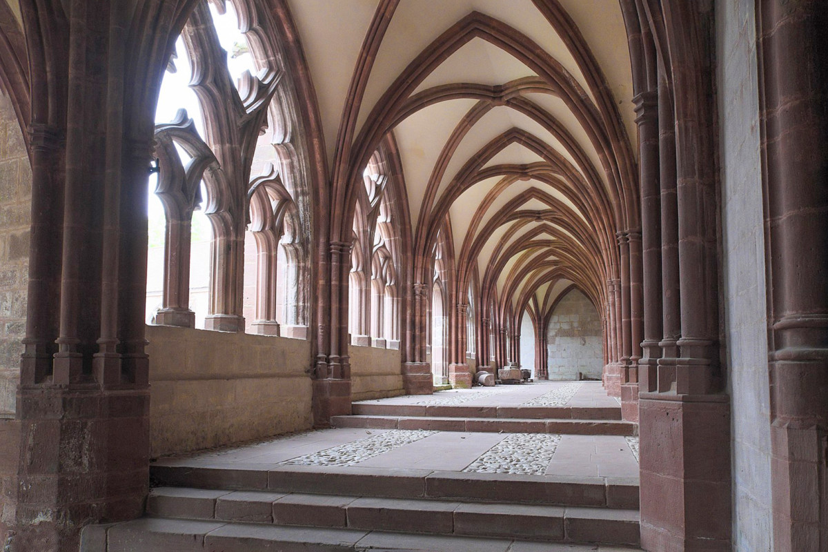 Cloîtres de Lorraine - Cloître de la cathédrale de Saint-Dié-des-Vosges 03 © GFreihalter - licence [CC BY-SA 3.0] from Wikimedia Commons