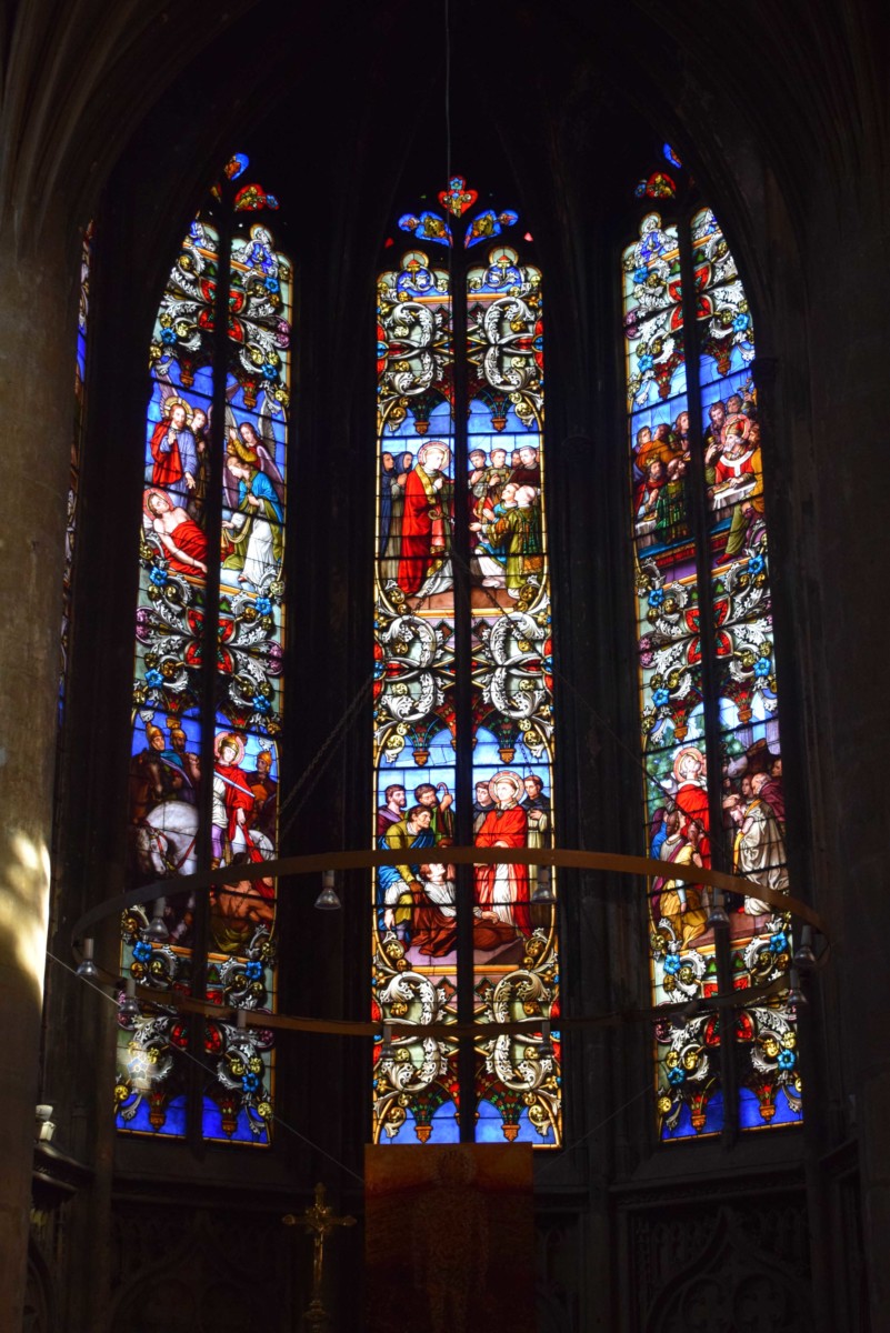 Les vitraux du chœur de l'église Saint-Martin © French Moments