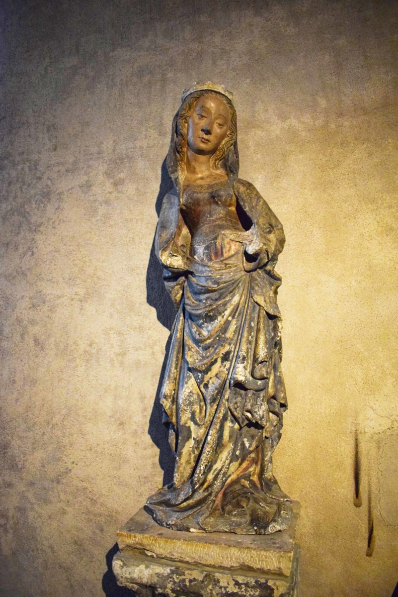 Basilique Saint-Maurice - Vierge à la rose (14e siècle) © French Moments