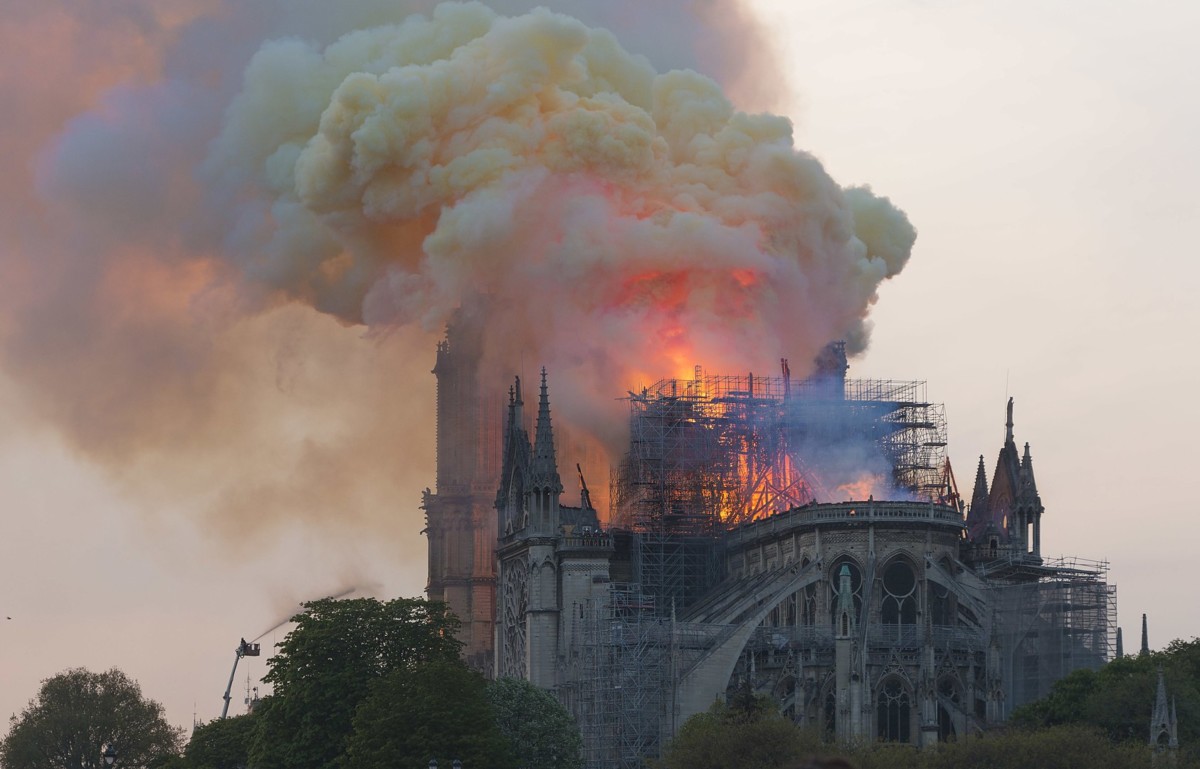 L'incendie de Notre-Dame de Paris © GodefroyParis - licence [CC BY-SA 4.0] from Wikimedia Commons