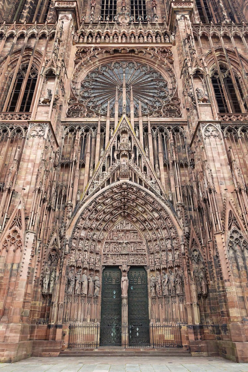 Façade de la Cathédrale de Strasbourg - © Guilhem Vellut - licence [CC BY 2.0] from Wikimedia Commons