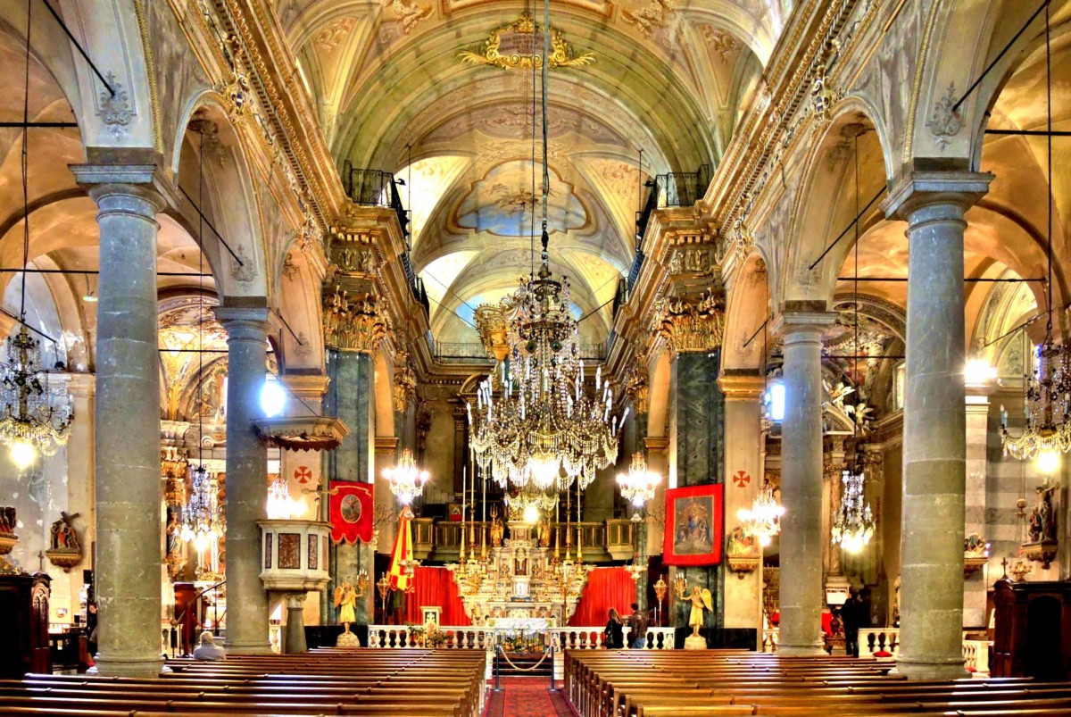 Intérieur de la basilique Saint-Michel © Espirat - licence [CC BY-SA 4.0] de Wikimedia Commons